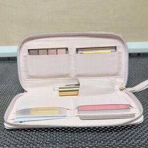 NIB Sealed Estee Lauder TRAVEL KIT Bag and Makeup!